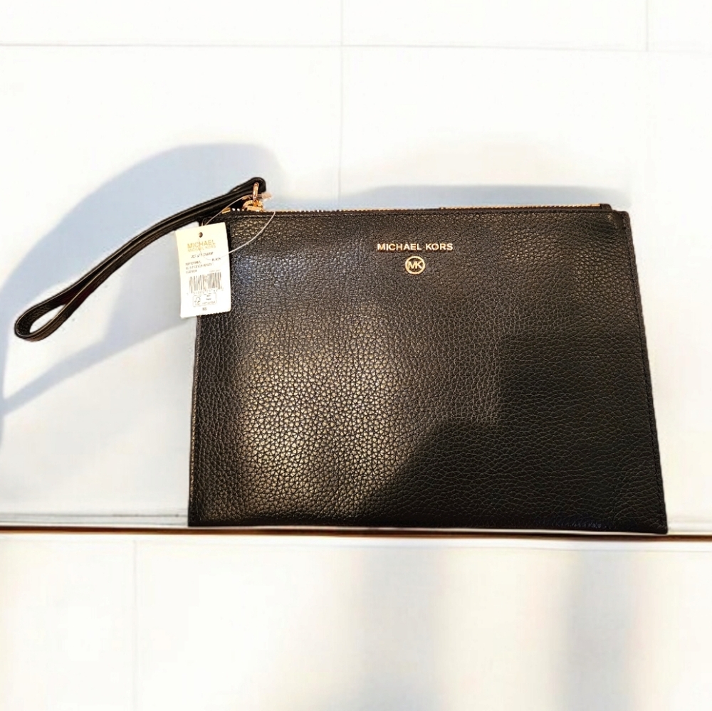Michael Michael  KorsJet Set Charm XL Clutch Zip Wristlet Leather